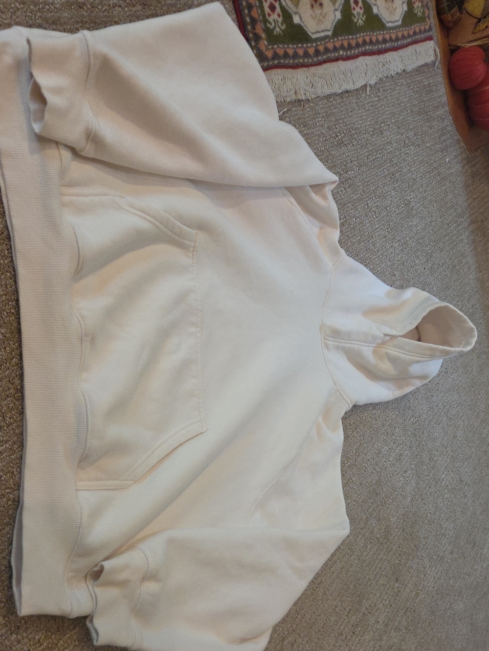 Aritzia Womans LARGE  Cream Hooded Sweatshirt